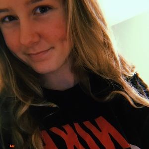 Meet your Posher, Ella